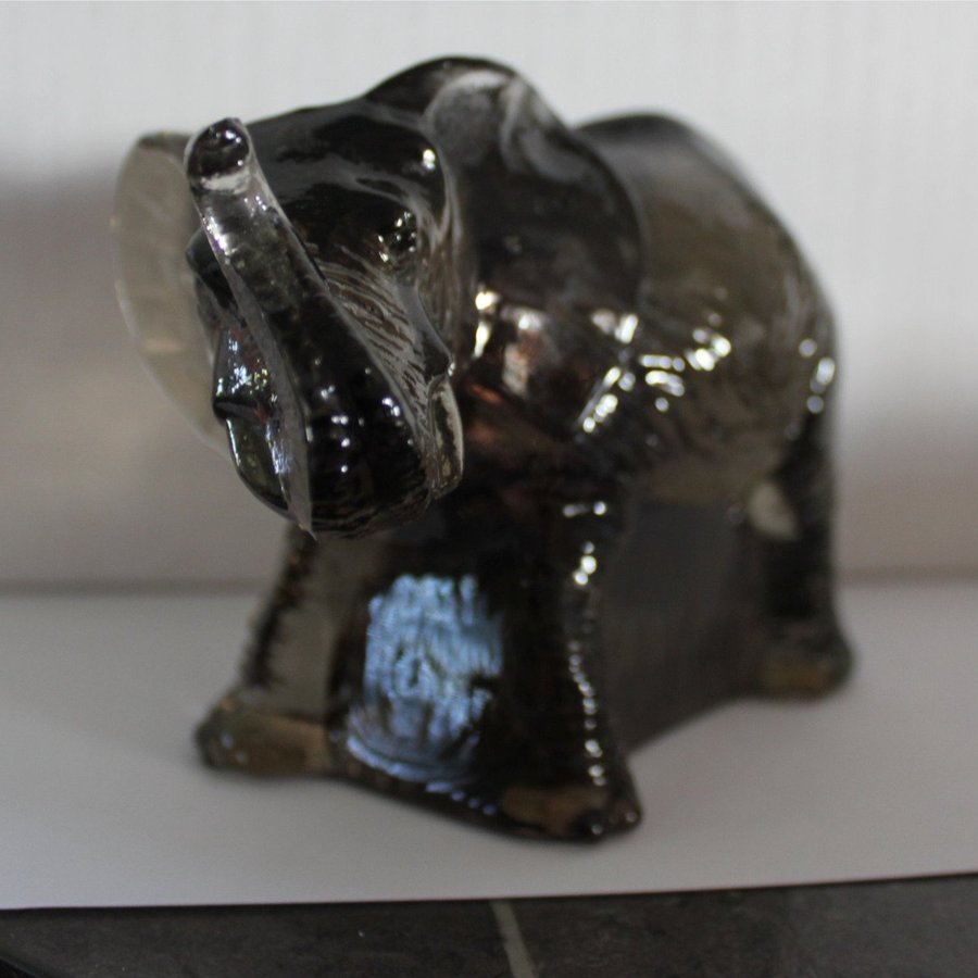 Elefant - svenskt glas - WWF-Paul Hoff-Kosta