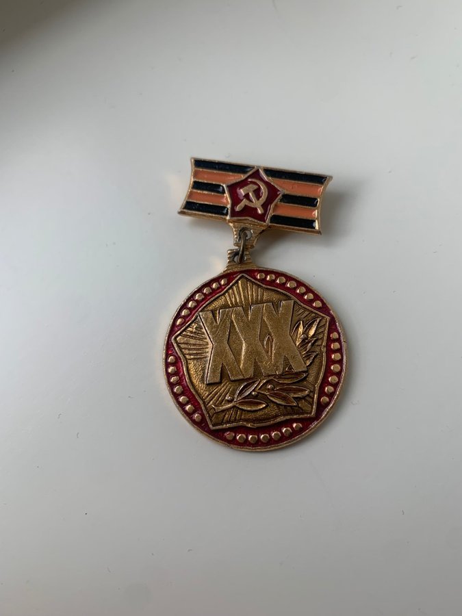 Pin nål brosch nålmärke Sovjet Russia XXX 1941-1945