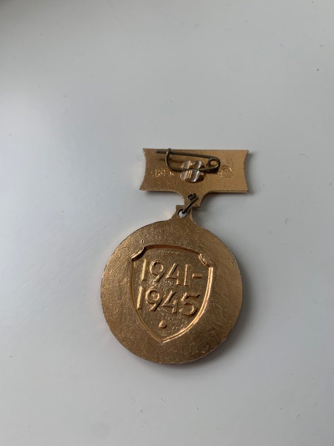 Pin nål brosch nålmärke Sovjet Russia XXX 1941-1945