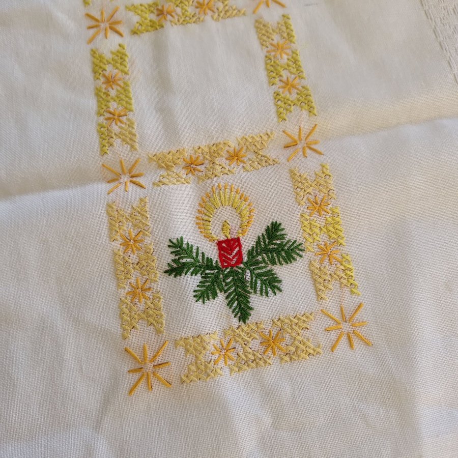 Julduk, advent med broderade motiv. Jobelan