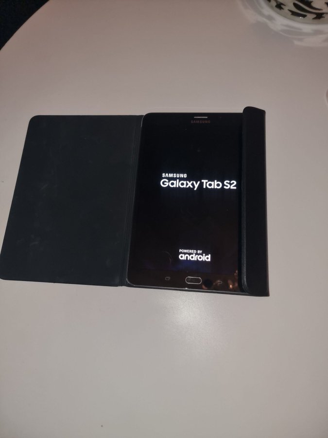 Galaxy tab 2 lte 8 tum med fodral