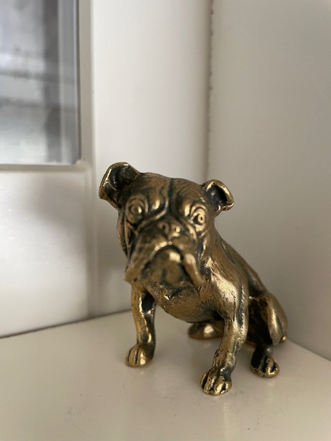 Mässing figur hund