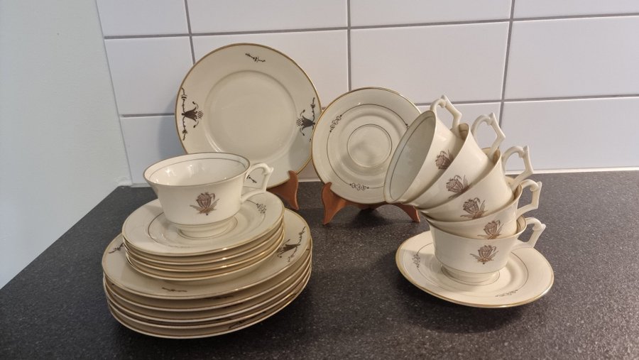 VINTAGE KAFFEKOPPAR+FAT+ASSIETTER HACKEFORS PORSLIN SWEDEN