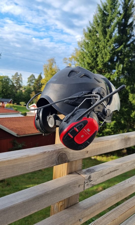 3M Peltor WS Alert Hörselskydd med Kask hjälm.