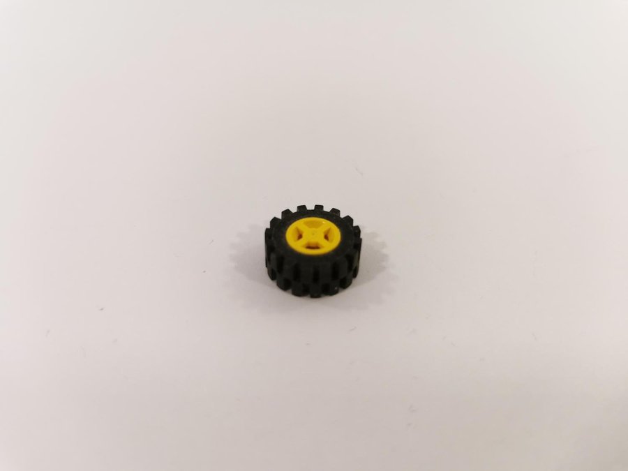 Lego - däck - hjul - små - 4624c02 - gul