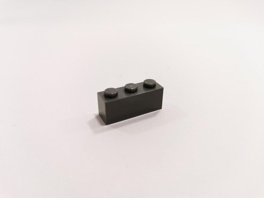 Lego - brick - bas - 1x3 - part 3622 - mörkgrå (bluish)