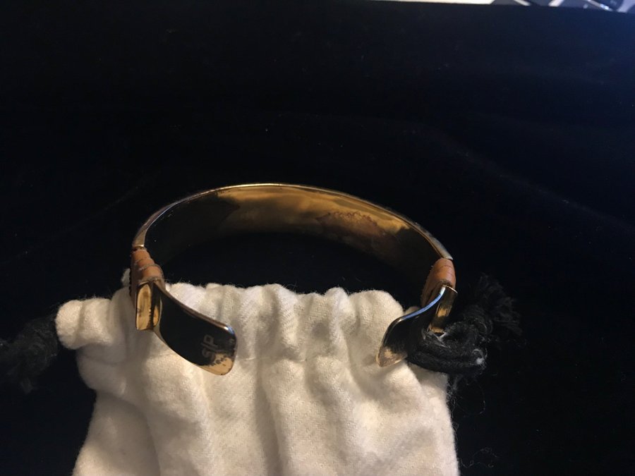 Stelt armband med pärlor indianpärlor Syster P Native