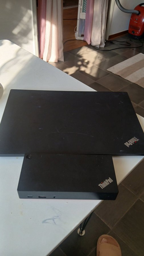 Lenovo ThinkPad T14 gen 2 + Thinkpad universal dockningsstation