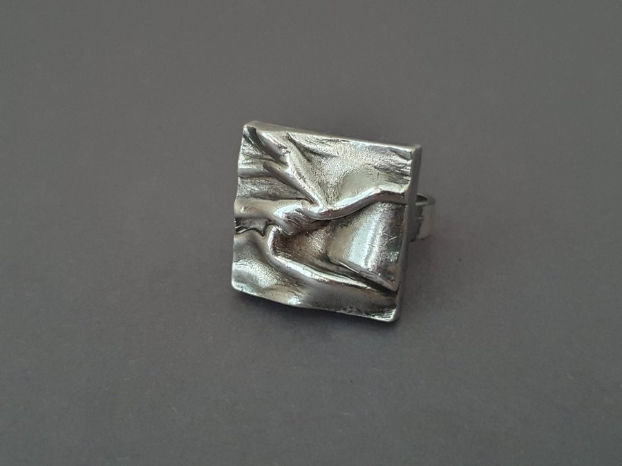 Silver Ring 925 av Matii J Hyvarinen Sirokoru Finland Vikt 14,6 gr Stämplad