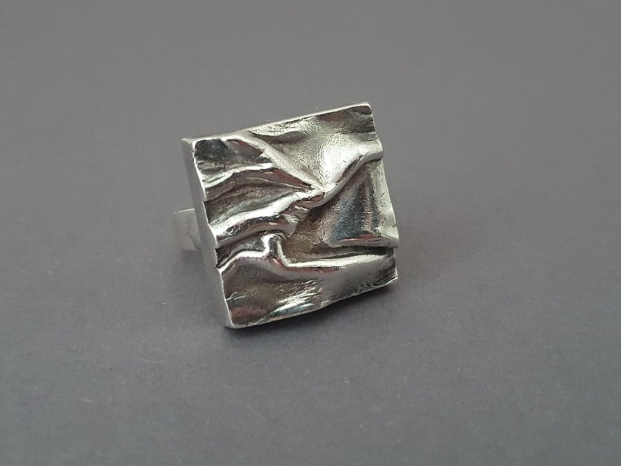 Silver Ring 925 av Matii J Hyvarinen Sirokoru Finland Vikt 14,6 gr Stämplad