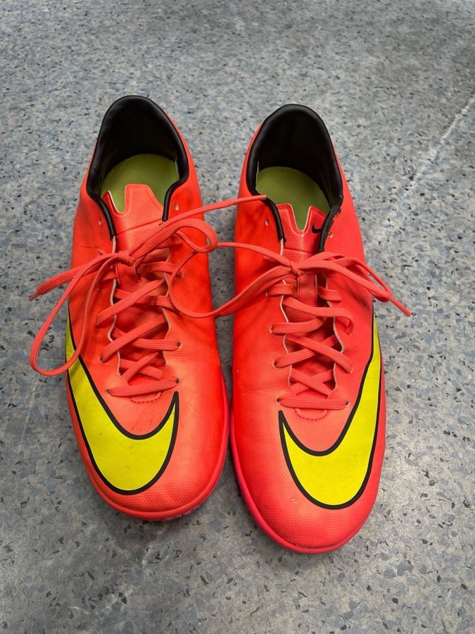 Nike Mercurial storlek 42