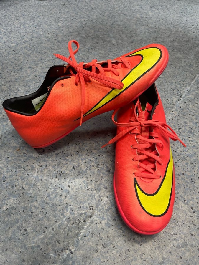 Nike Mercurial storlek 42