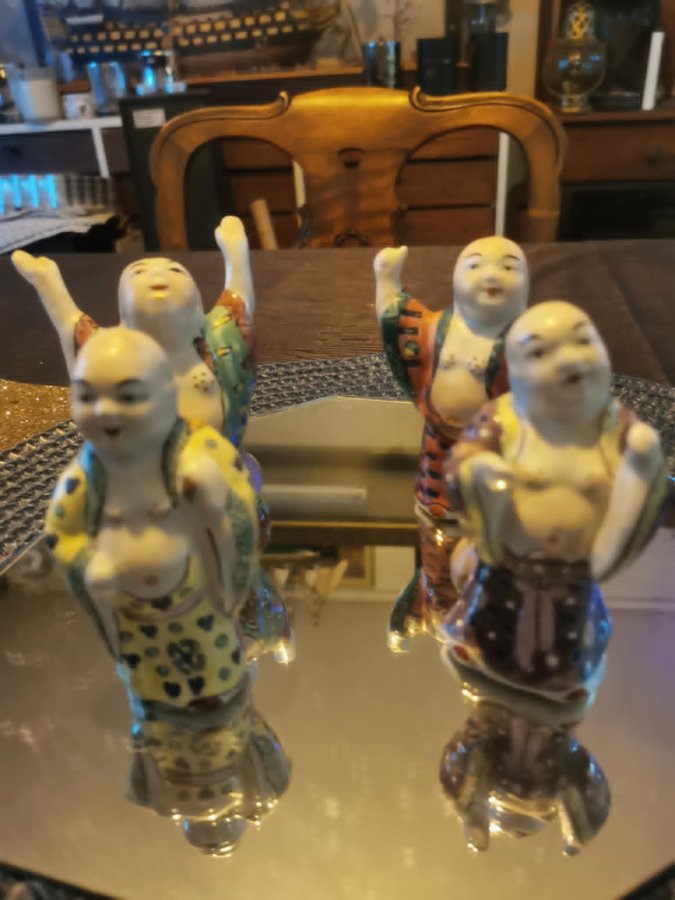 4 st små lyckliga buddhas