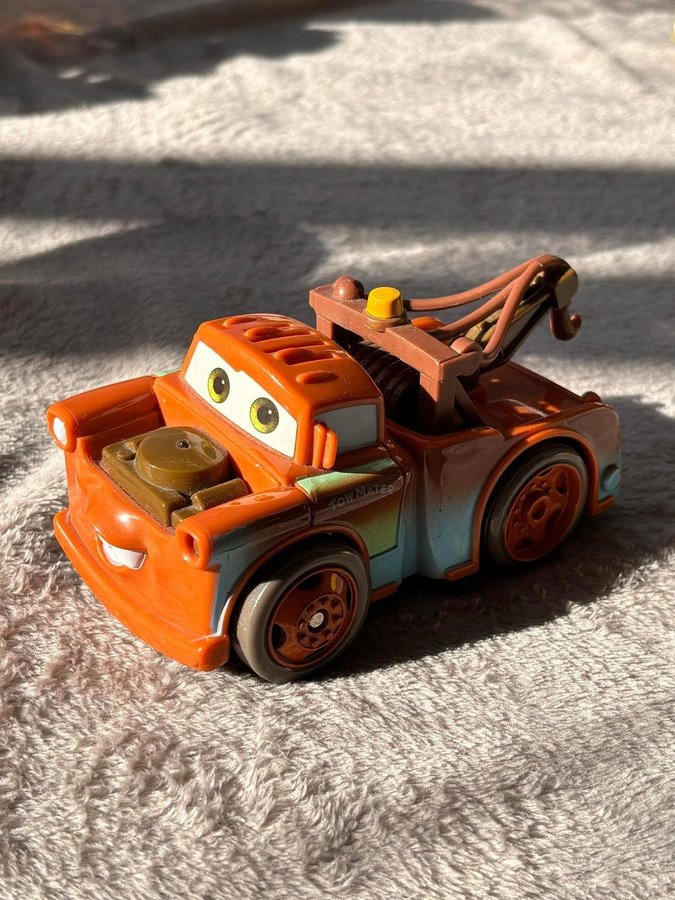 Cars Bärgarn -Shake n go -leksaksbil Pixar