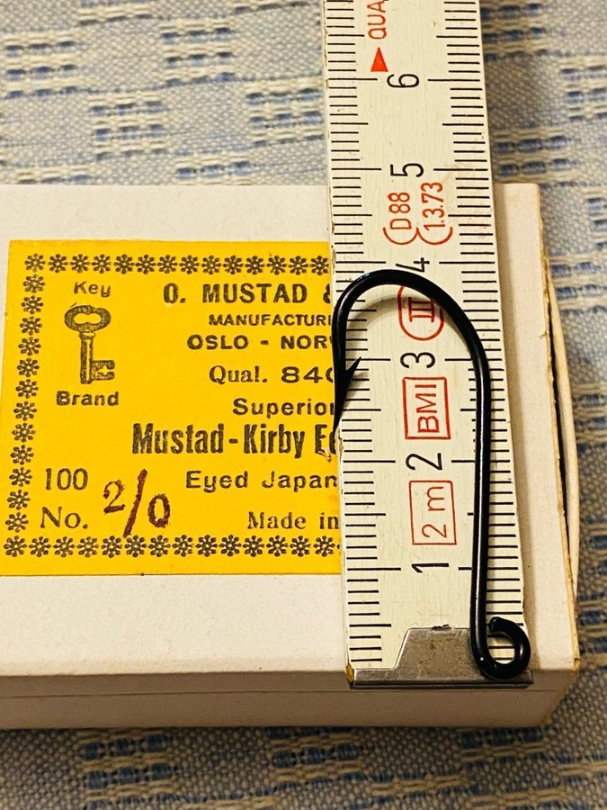 MUSTAD nr2/08400 Superior! Svarta special vridna kvalitetskrokar Samfrakt 7d