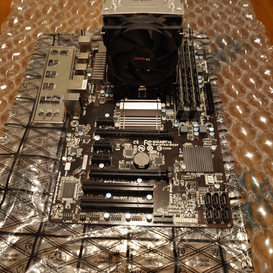 Gigabyte GA-970a-ds3p + FX-8350 + 12gb ram