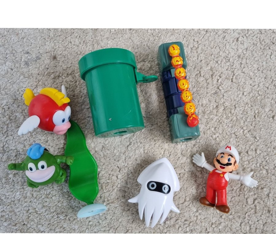 Super Mario diorama set sea