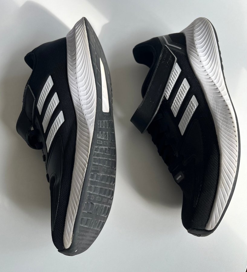 Adidas Svarta Löparskor Storlek 38