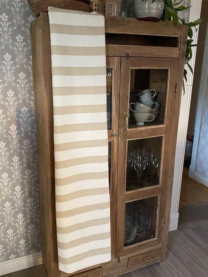 STOR RANDIG DUK I LINNEFÄRGER LANTLIGT SHABBY CHIC