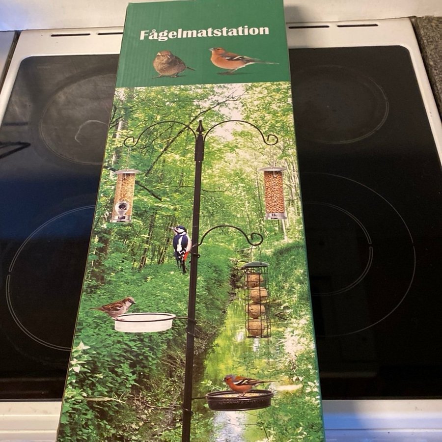 Fågelmatstation