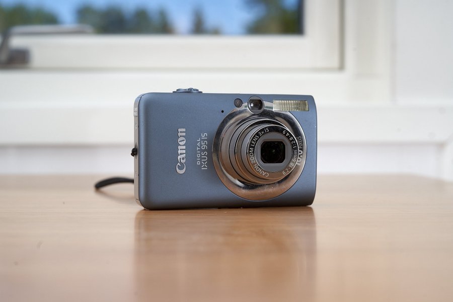 Canon IXUS 95 IS Compact Digital Camera