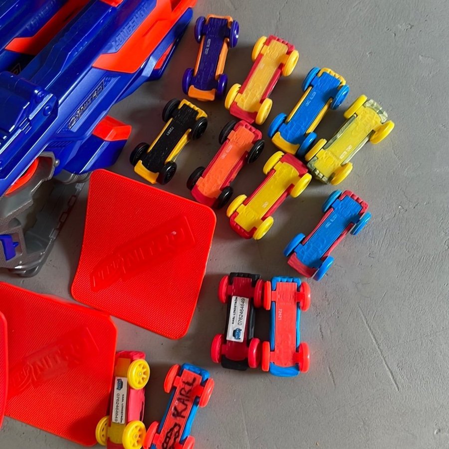 Nerf Nitro - Set med bilar och tillbehör