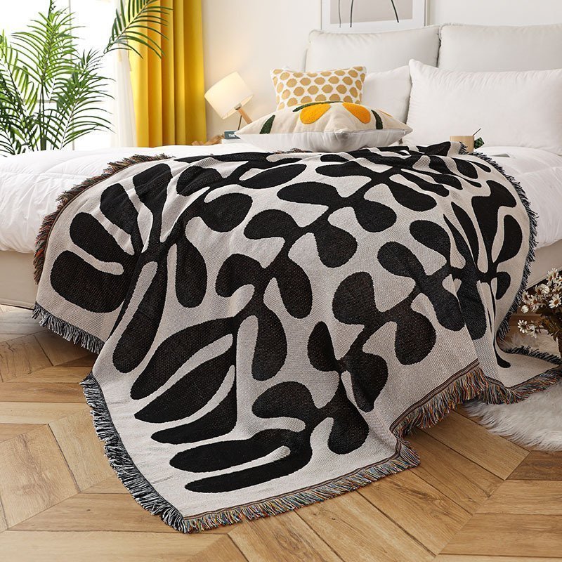 Black and white retro leaf bed tail blanket sofa blanket carpet, 130*160cm