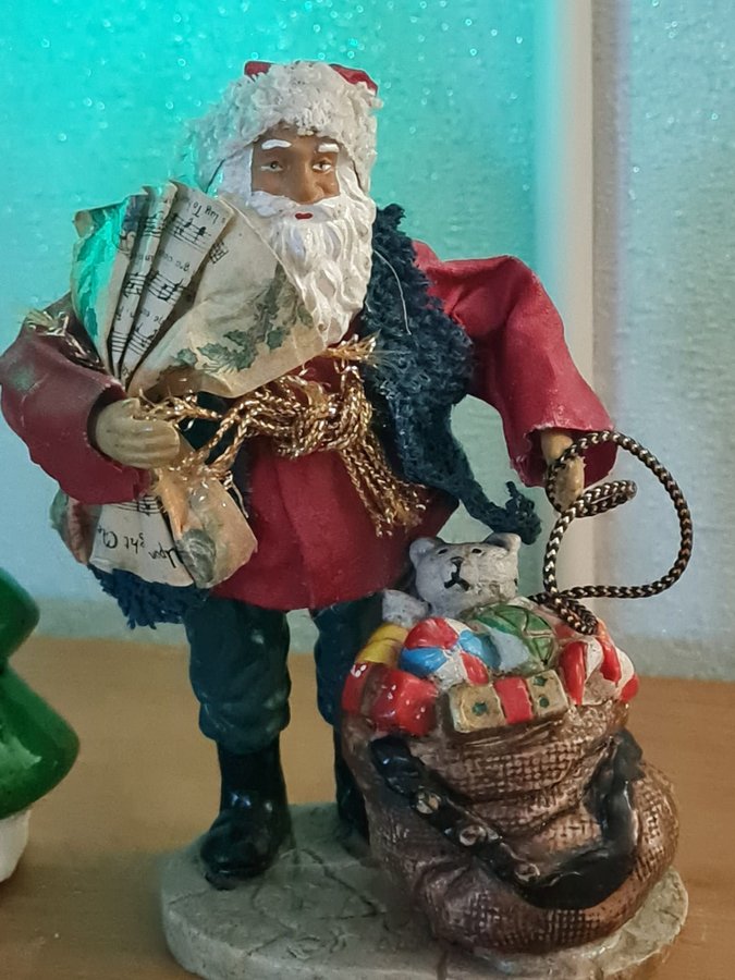 Julfigur - Tomte med säck och julgran