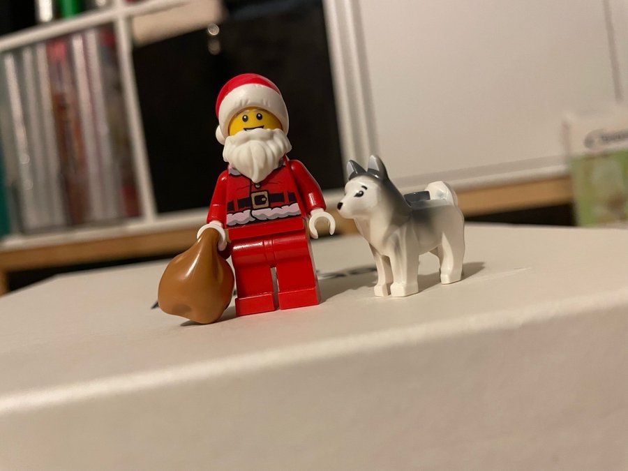 Lego - Minifigur - Jultomte med slädhund - Jul