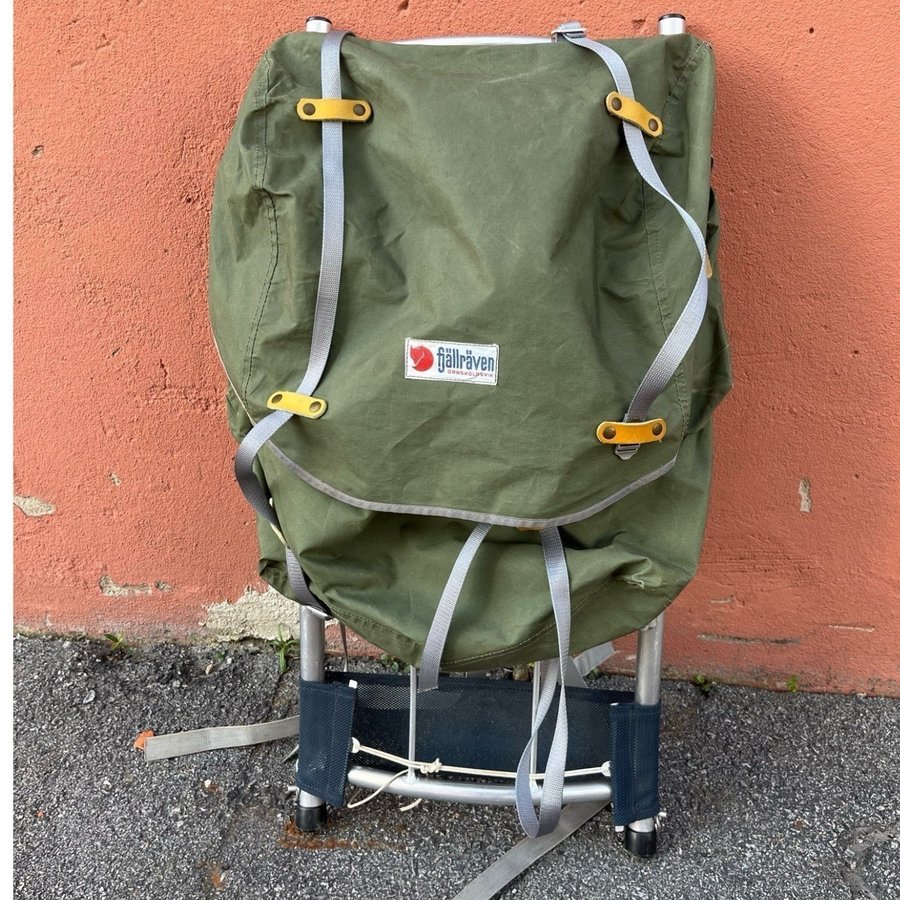 Fjällräven stor retro ryggsäck med ram perfekt för vandring och camping