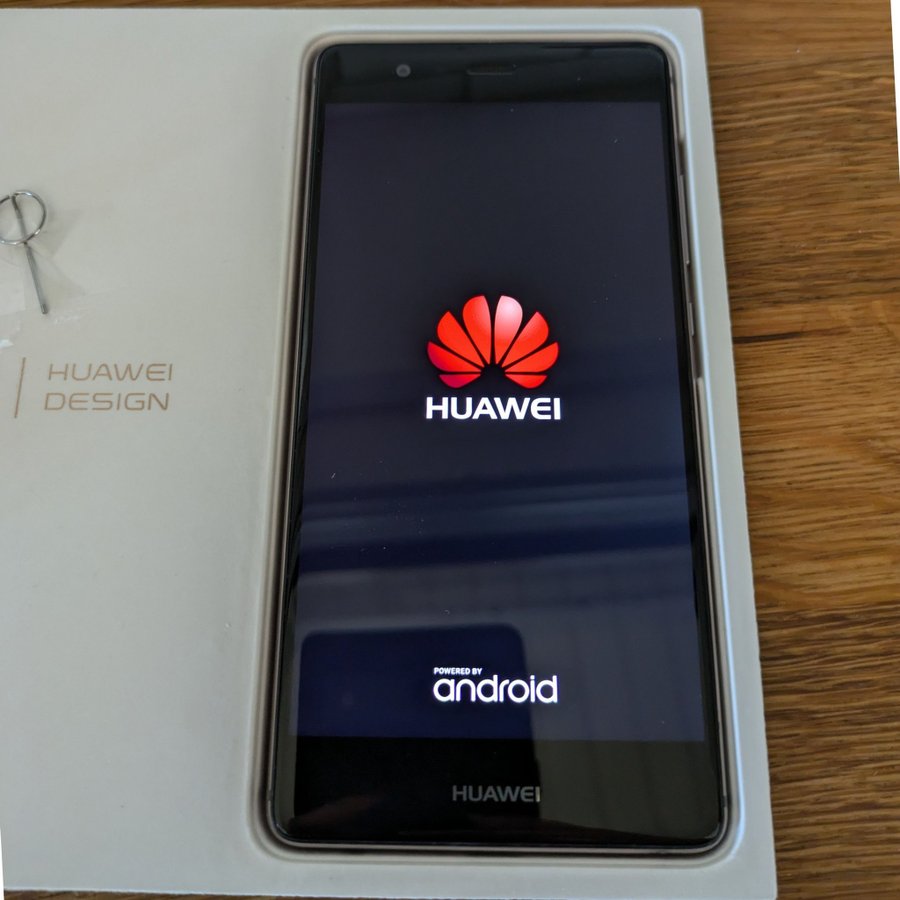 Huawei P9 i kartong