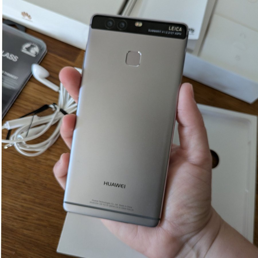 Huawei P9 i kartong