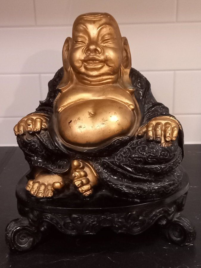 Buddha Staty I trä, svart och guld färg