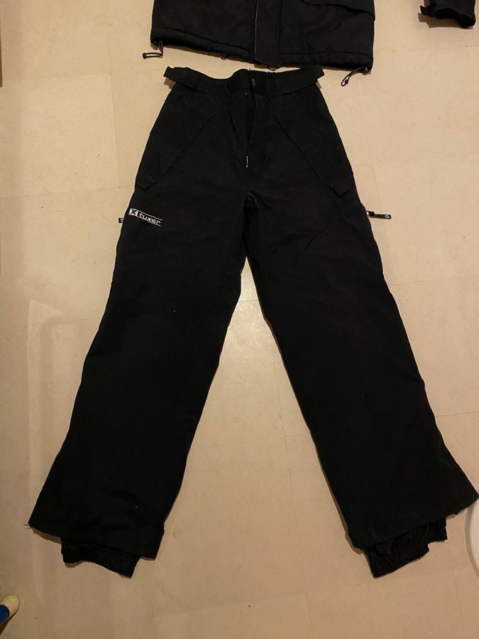 Tuxer overall Skiddress Byxa och jacka Svart S (m)