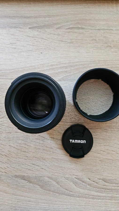 Tamron SP AF 90mm f/28 Di Macro 1:1 (Canon EF)