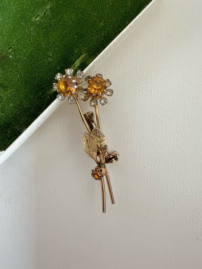 Vintage/ antik brosch med blommor