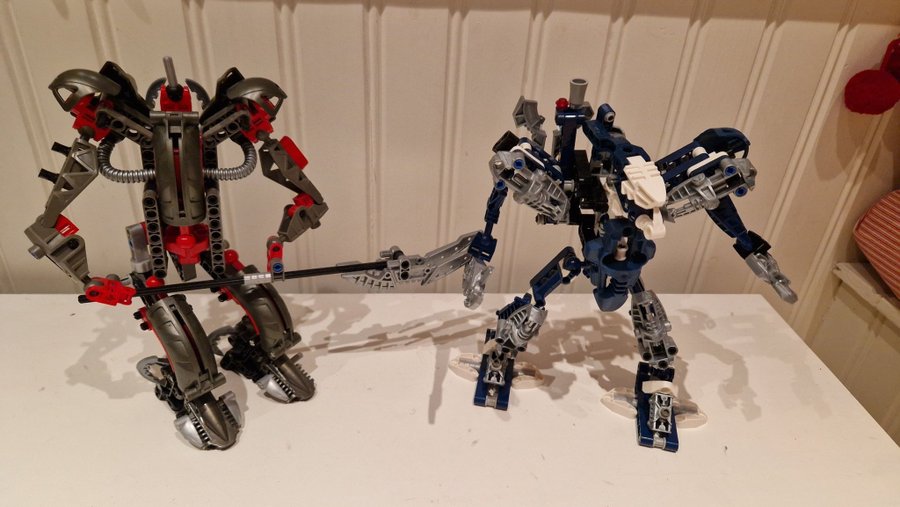 Bionicle 8623 och 8593. Ej komplett