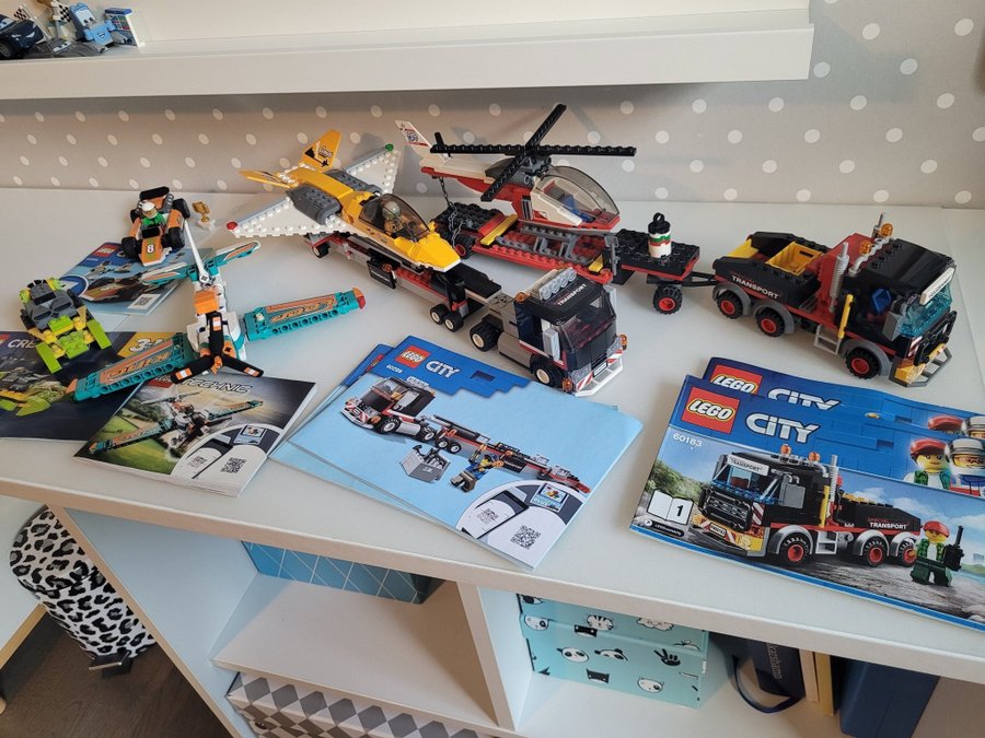 Lego City Transportbil med flygplan och helikopter