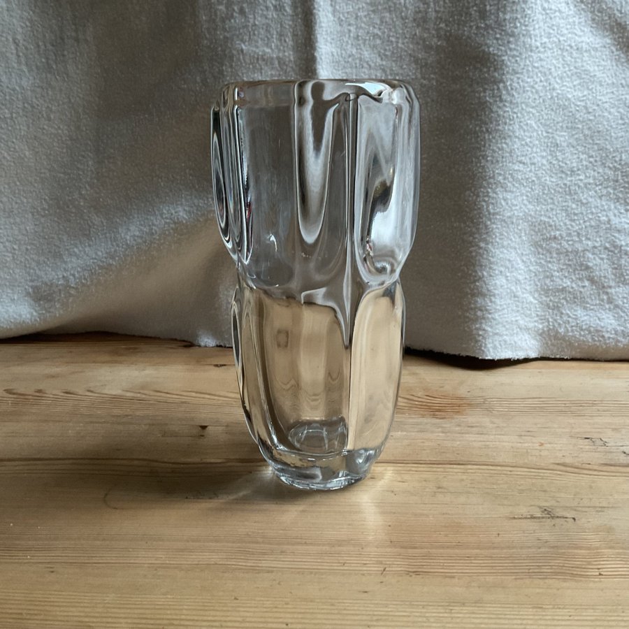 Kristallvas, tung vas, ofärgat glas, glasvas, höjd 18cm, kristall, 50-tal?