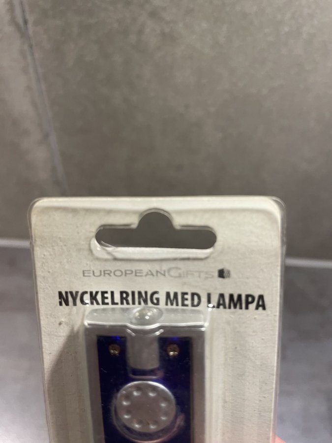 Niclas! Nyckelring med minificklampa och namn! Helt ny - oanvänd! Julklapp?