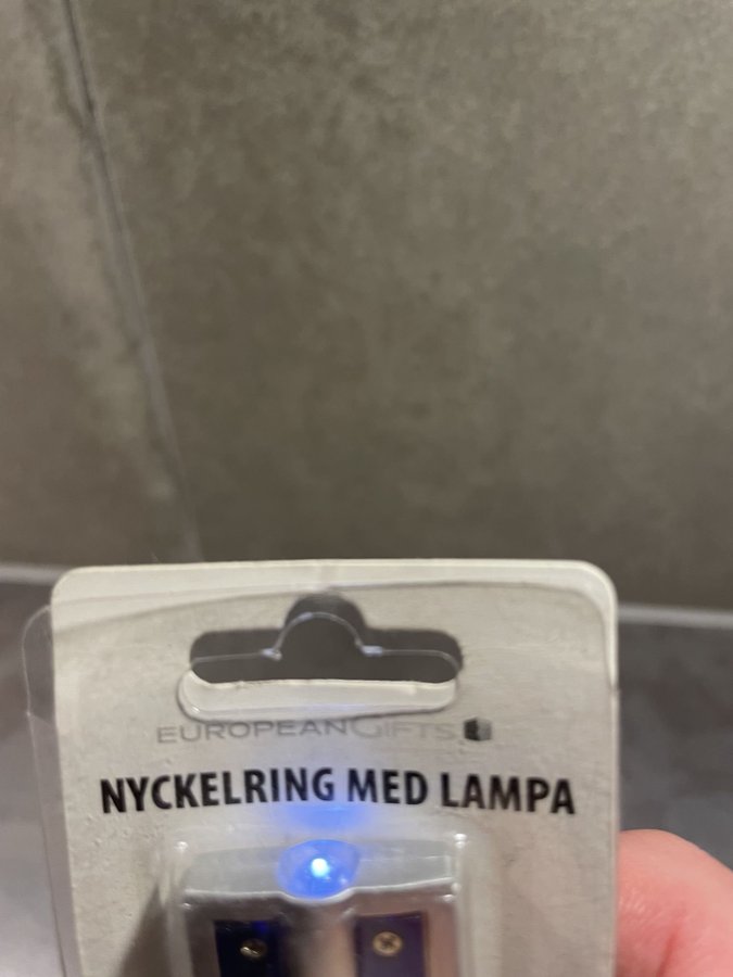 Niclas! Nyckelring med minificklampa och namn! Helt ny - oanvänd! Julklapp?