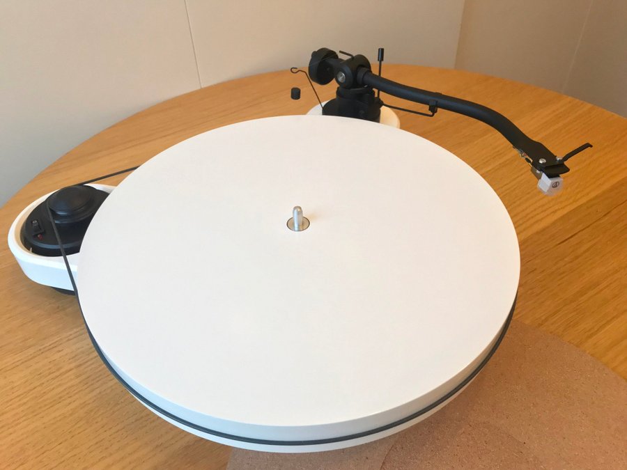 Pro-ject rpm 1.3 genie skivspelare i toppskick! + Ny Audio-Technica Pickup + nål