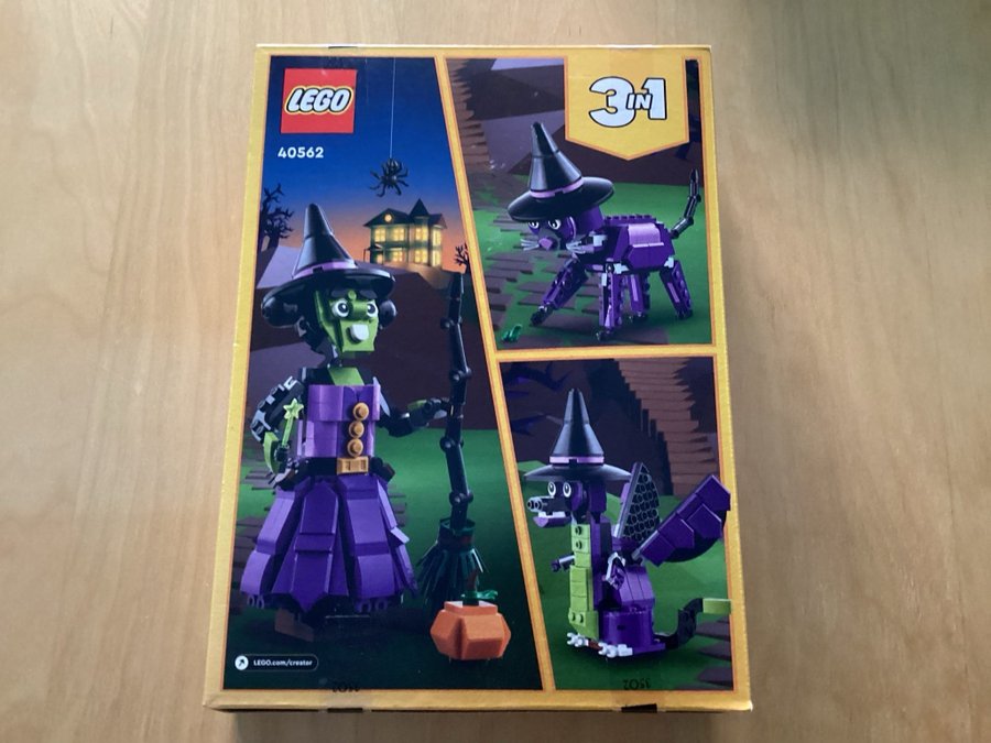 LEGO Creator 3-i-1 40562 oöppnad