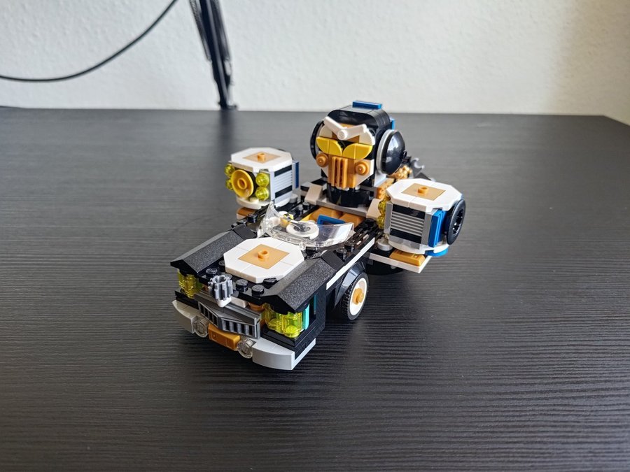 LEGO 43112 Robo Hiphop Car - VIDIYO