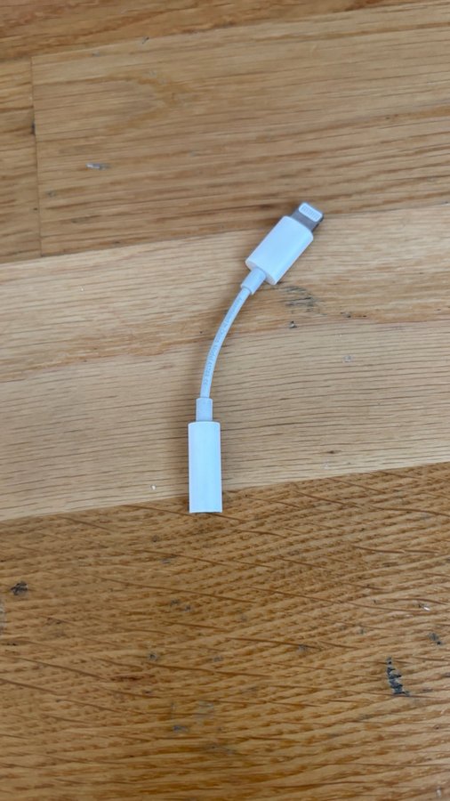 Apple Lightning till 3,5 mm hörlursadapter