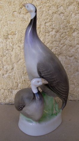 Hungary - Vintage Porcelain Guinea Fowl Figurine by Hollohaza - 19 cm - pärlhöns