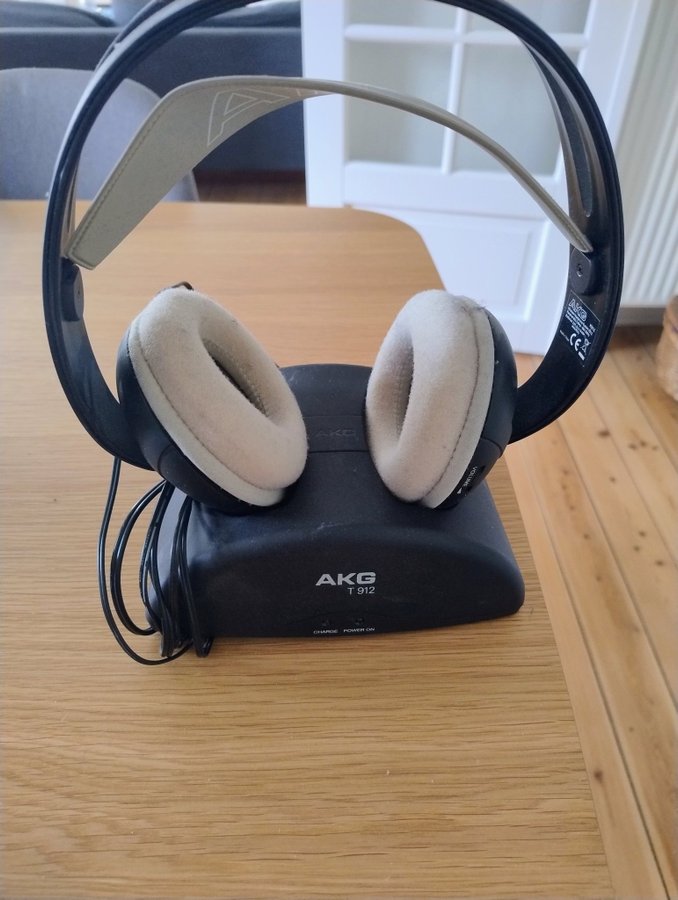 AKG T 912 Trådløse Høretelefoner