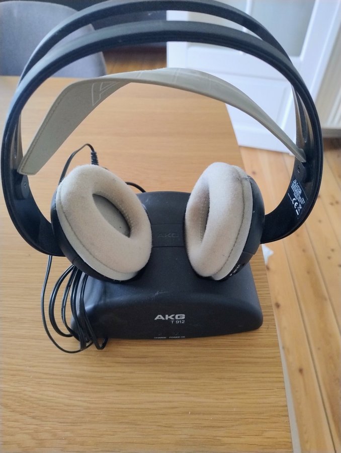 AKG T 912 Trådløse Høretelefoner