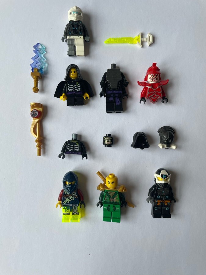 Lego Ninjago Minifigurer  Tillbehör