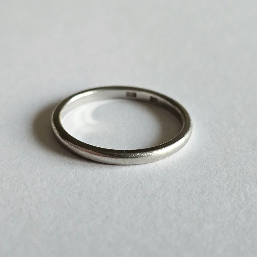 Äkta Platina ring H.Samuel London med 950 stämpel, ca 19mm, vikt: 3,5 gram!